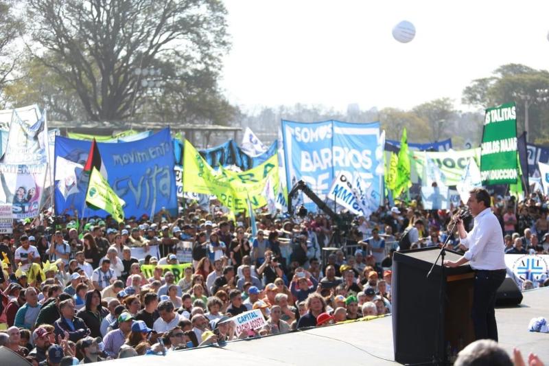 Los movimientos sociales oficialistas preparan un acto con Massa